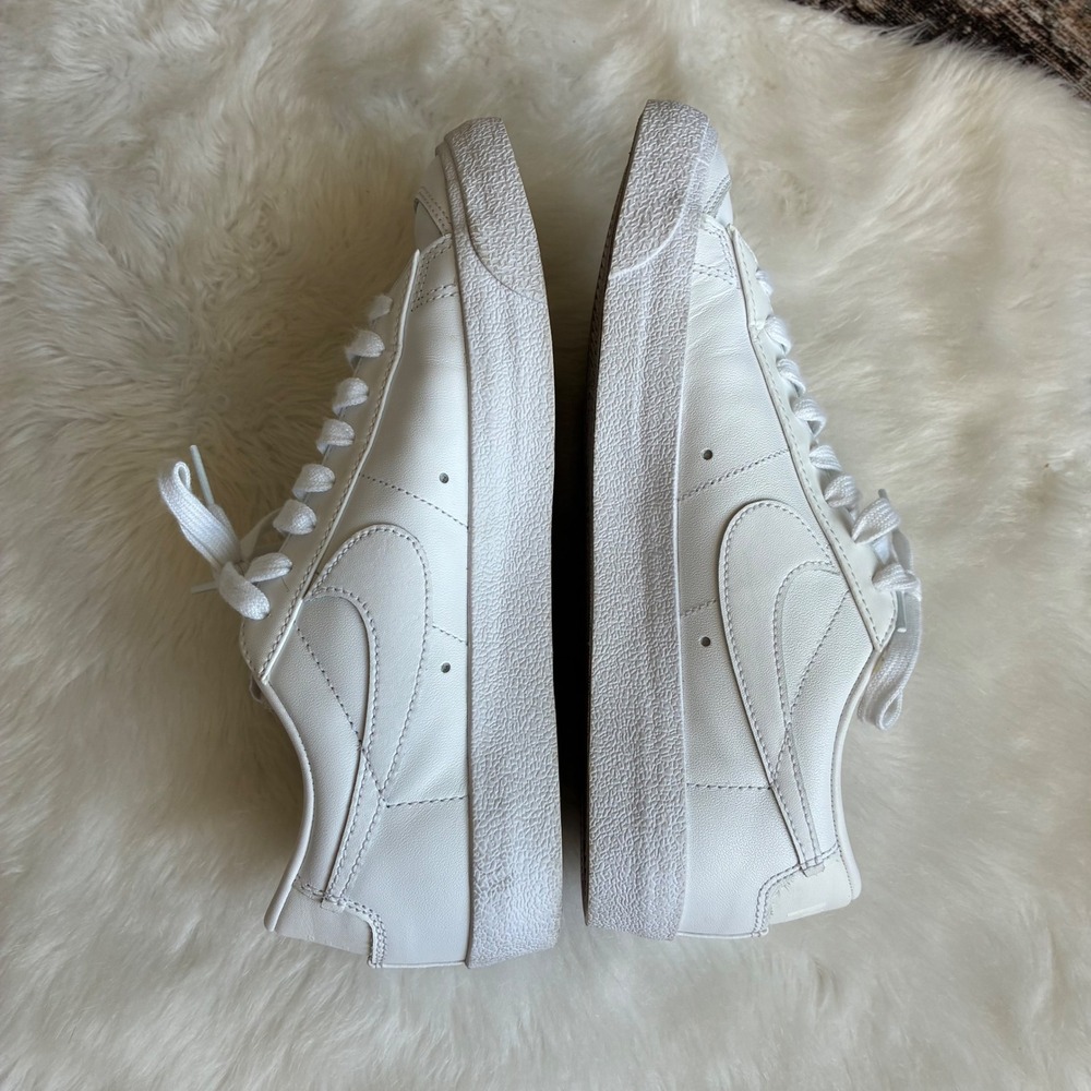 Nike Blazer Low 77 Triple White Leather Sneakers Womens 8.5 DC4769-101 - Picture 8 of 9